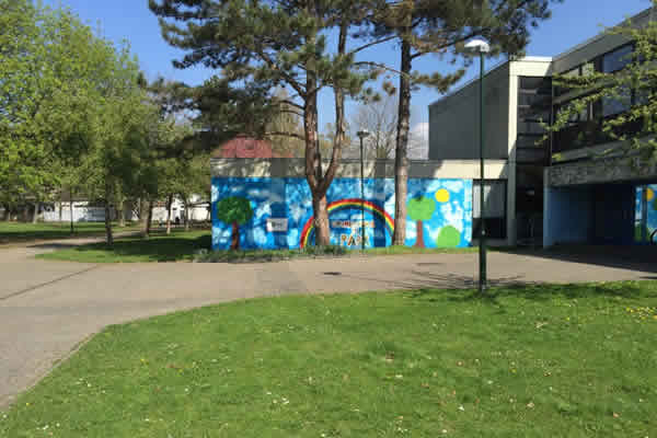 Foto der Grundschule im Park Kerpen-Buir